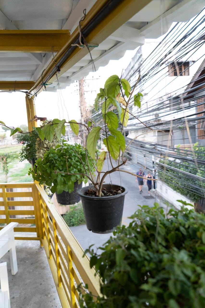 Past Tense Hostel Chiang Mai Eksteriør bilde