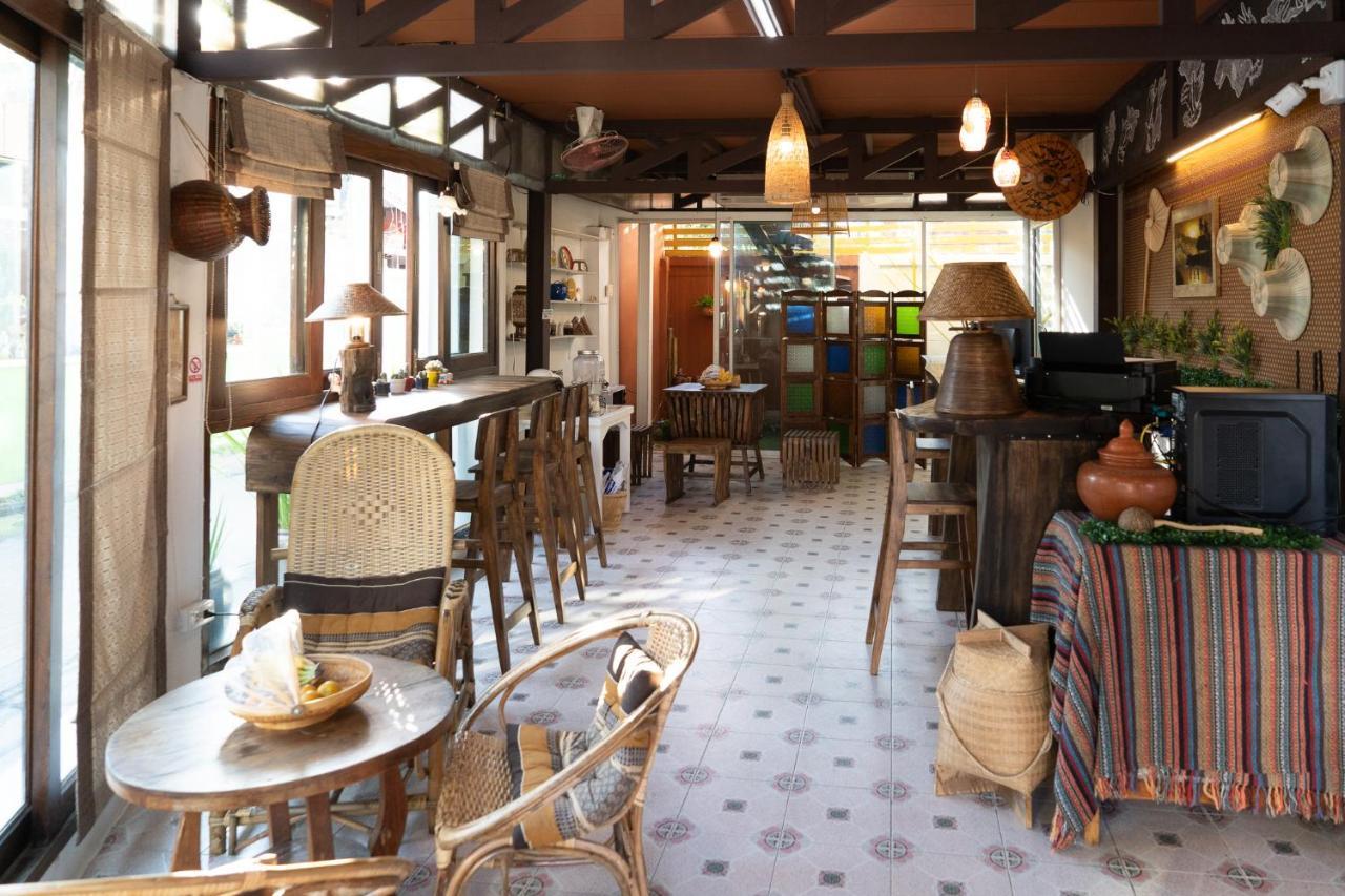 Past Tense Hostel Chiang Mai Eksteriør bilde